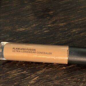Laura Mercier Flawless Fusion 4C
